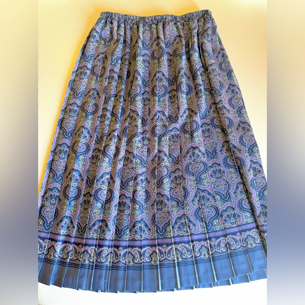 Vintage Leslie Fay Pleated Paisley Midi Skirt